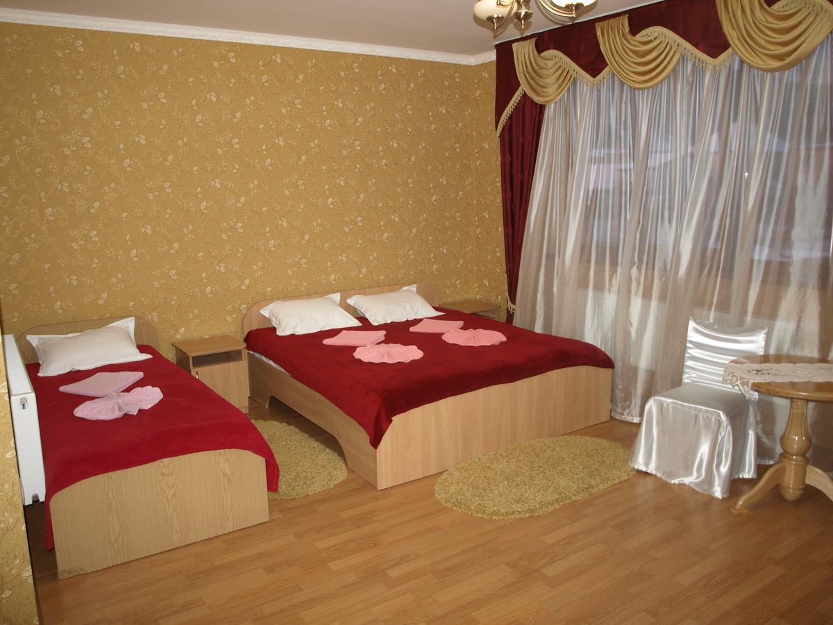 Mini-Hotel "Nord" Chynadiyovo Exterior photo
